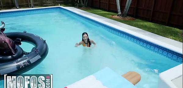  Rough Poolside Pussy Pounding For Innocent (Vina Sky) Who Likes Big Guys With Massive Cocks - Mofos